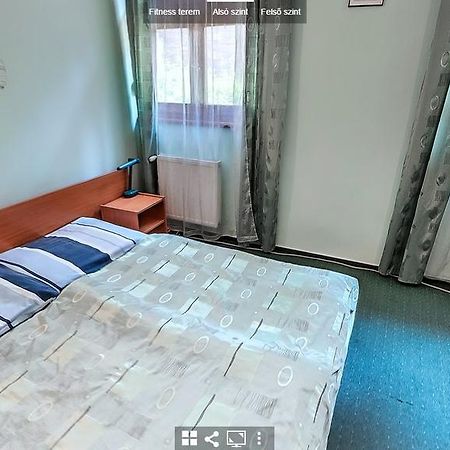 세게드 Timarhaz Panzio B&B 외부 사진