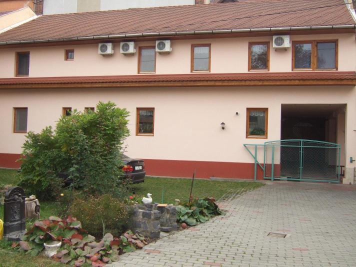 세게드 Timarhaz Panzio B&B 외부 사진