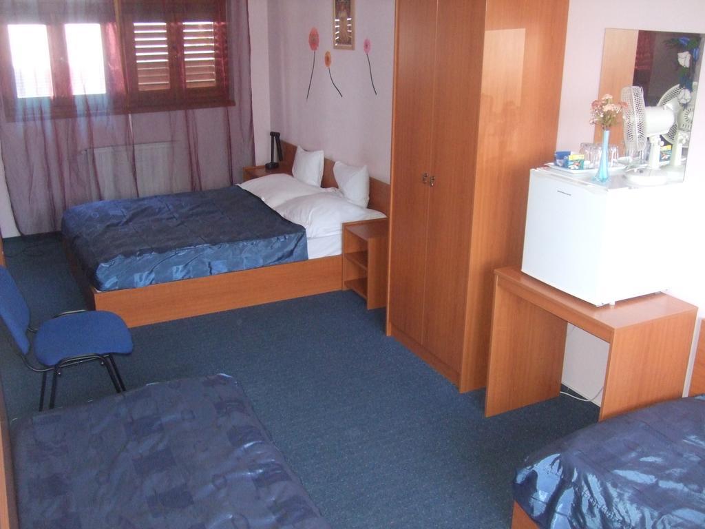세게드 Timarhaz Panzio B&B 객실 사진