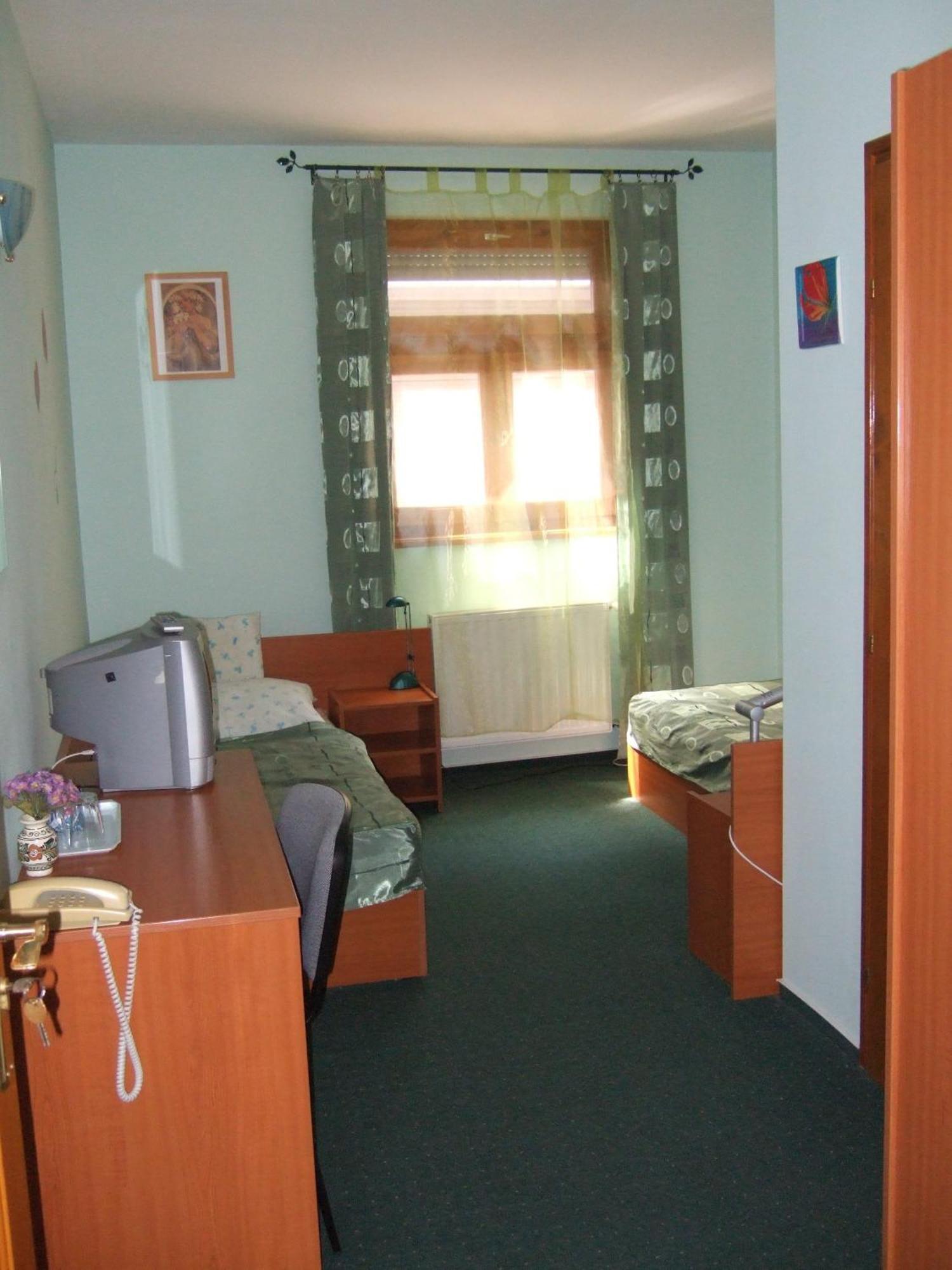 세게드 Timarhaz Panzio B&B 외부 사진
